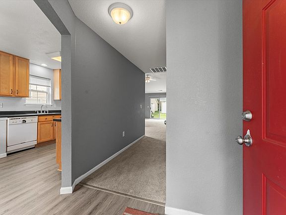 3rd image of 703 Bardeen Ln