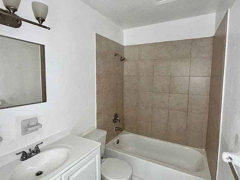 733 Michigan Ct #4 — Photo 10