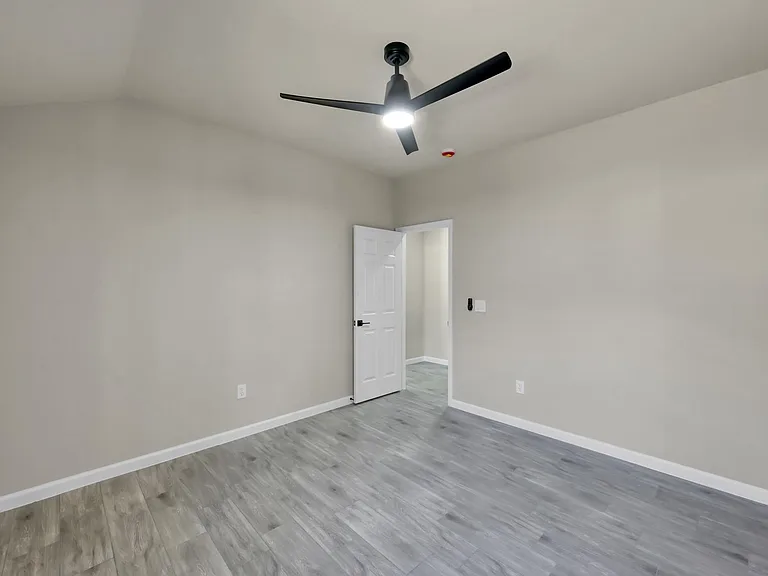 106 Harbor Court Dr — Photo 25
