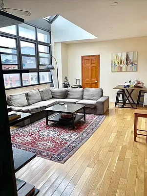 Rented by MOTION New York | media 12