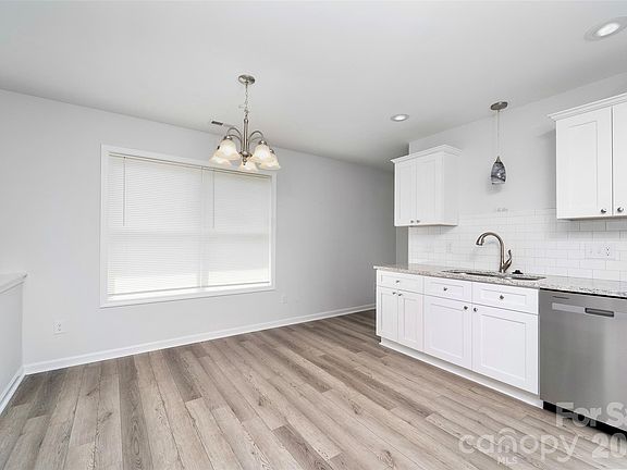 4th image of 127 Harrel St