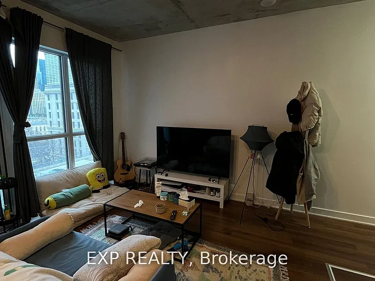 210 Simcoe St #902 — Photo 5