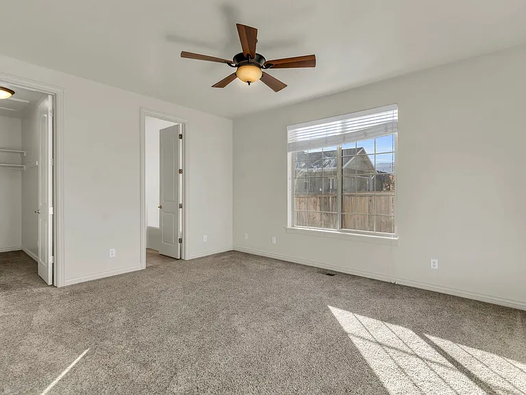 832 E Michie Ln — Photo 13