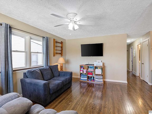 3rd image of 1813 Avenue B
