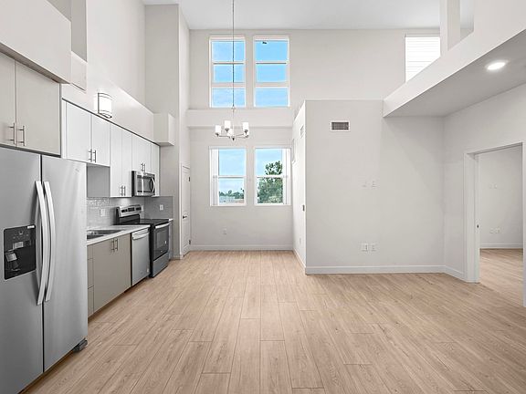 2nd image of 8521 S Sepulveda Blvd APT 501