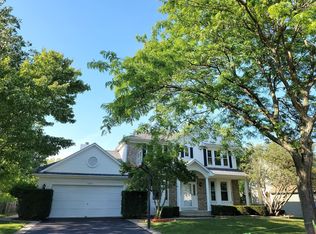 5162 Conifer Ln, Gurnee, IL 60031