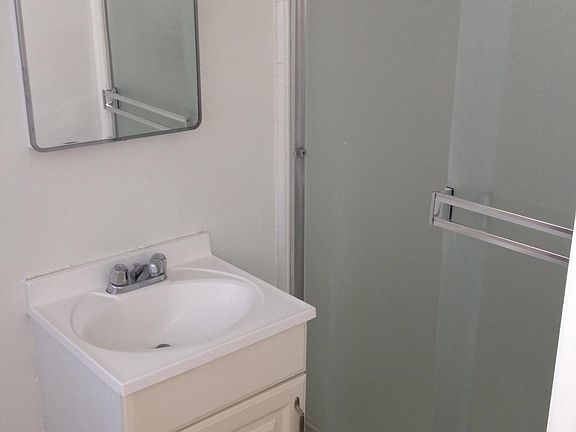 4th image of 1050 S Wooster St APT 5