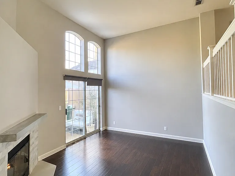 635 Condor Ct — Photo 3