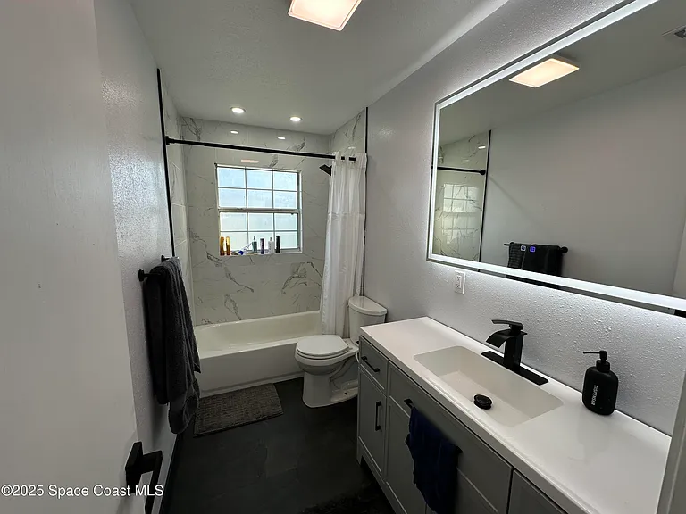 3782 Catalina Dr — Photo 10
