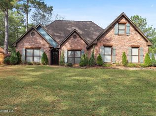 135 Pine Ridge Cir, Brandon, MS 39047