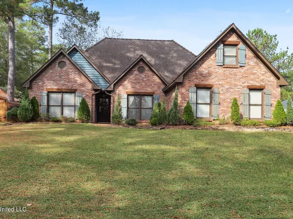 135 Pine Ridge Cir, Brandon, MS 39047