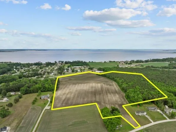 3 Caratoke Hwy, Currituck, NC 27929