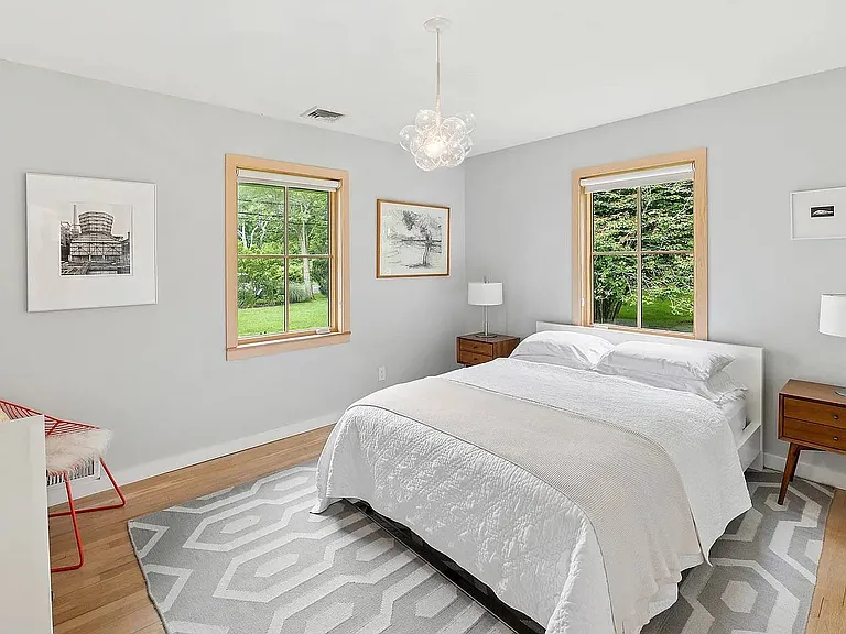 110 S Fairview Ave — Photo 9