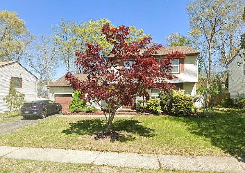 1st image of 22 Standish Dr