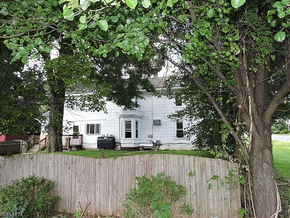 2nd image of 54 Main St