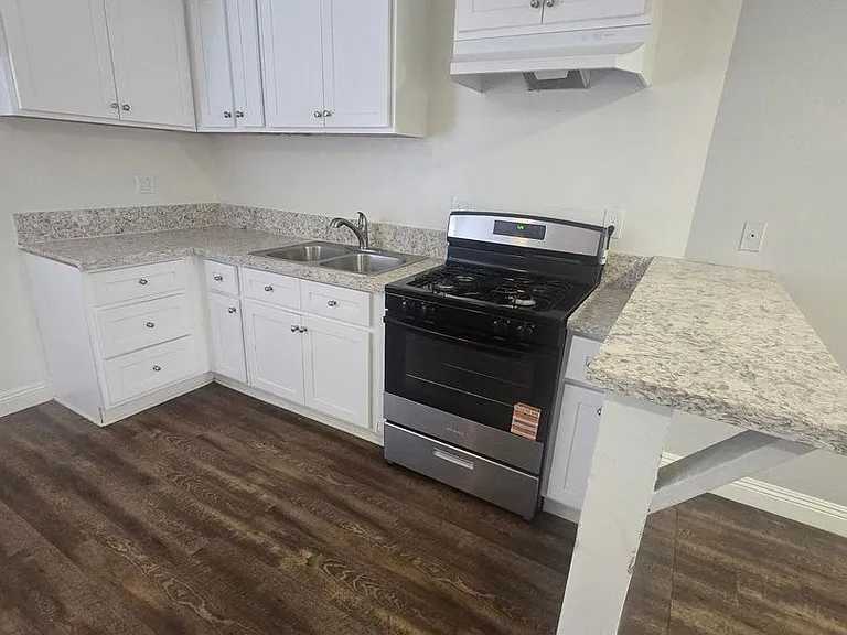 17441 Koledo Ln in Huntington Beach — Photo 7