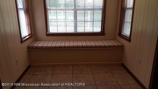 4th image of 691 Charter Oak Dr