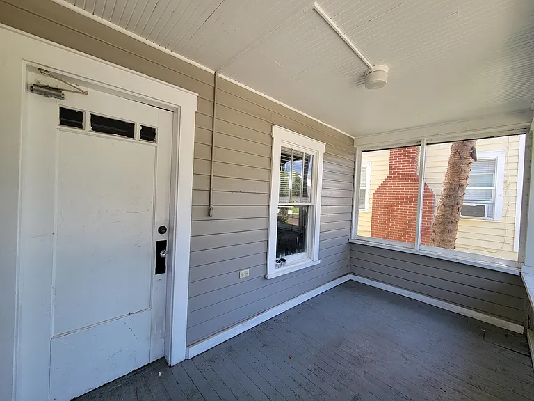 945 6th St N #2 — Photo 3