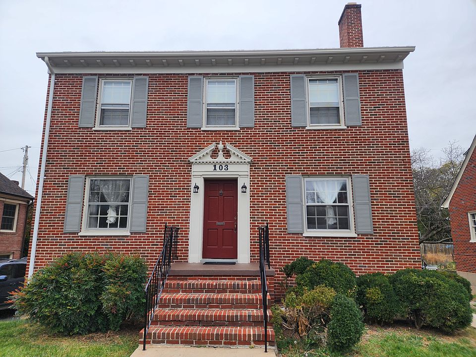 This Apartment is on the first floor and enter into the apt. through the front door of the house. There are two other apartments that have other entrances.