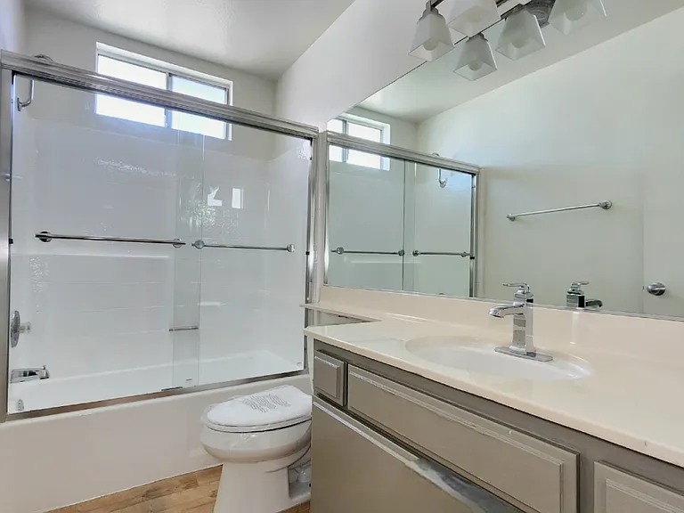 3750 Kelton Ave #202 — Photo 15