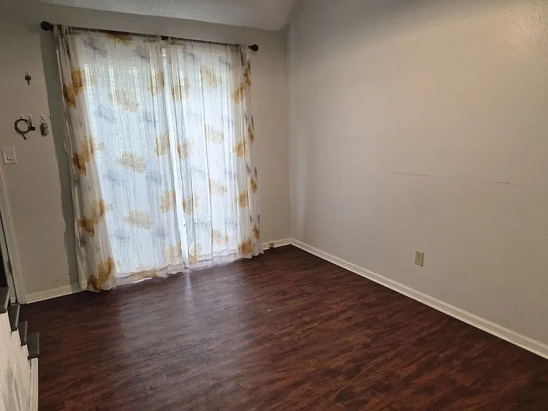 321 Northwood Ln — Photo 11