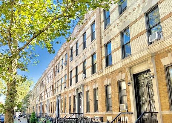 2nd image of 34-35 41st St #309