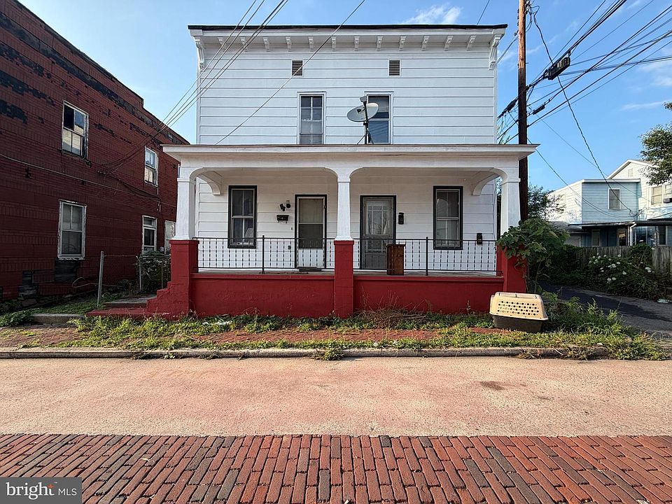 1st image of 14 E 4th St