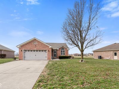 5964 Woodland Parks Ct, Columbus, IN, 47201