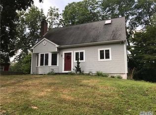 43 Oliver St, Wading River, NY 11792