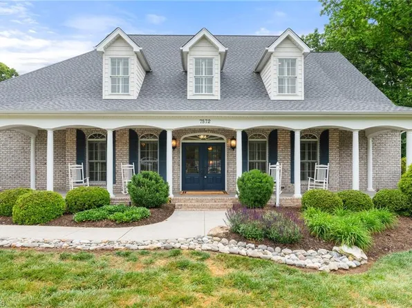 7572 Haw Meadows Dr, Kernersville, NC 27284