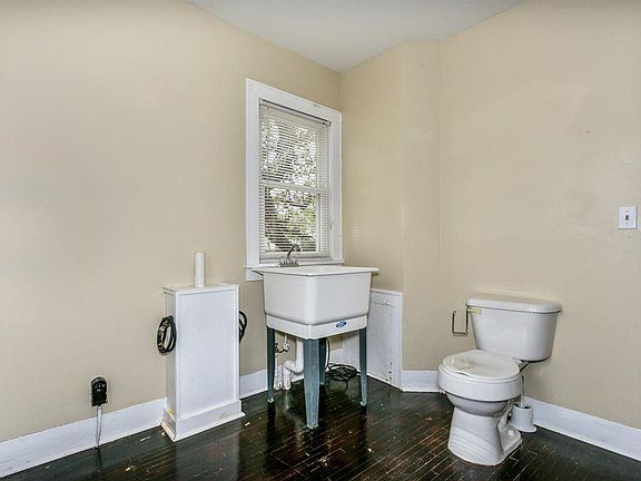 5th image of 429 W 15th Ave