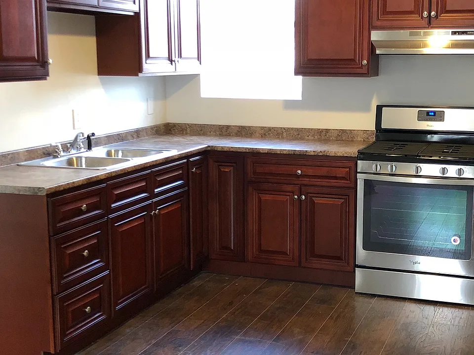 323 Saint Anthony St #6