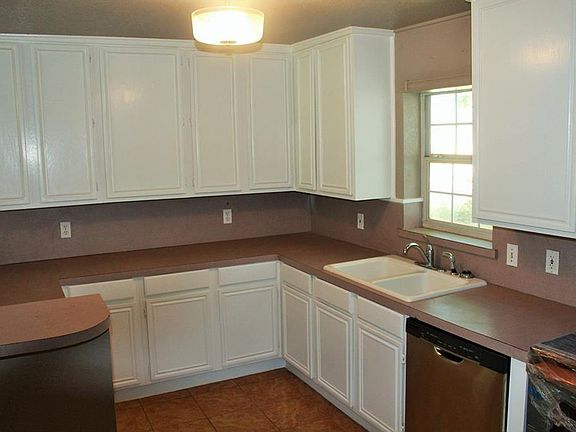 5th image of 510 W Gilmer St