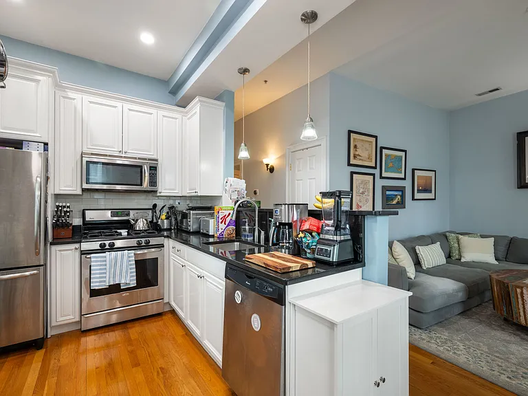 177 Endicott St #2 — Photo 2