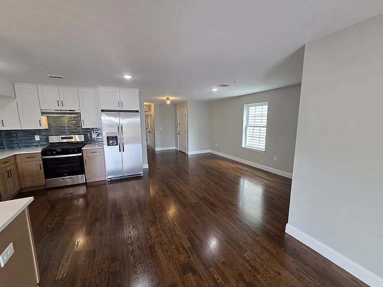 154 Oliver St #2 — Photo 13