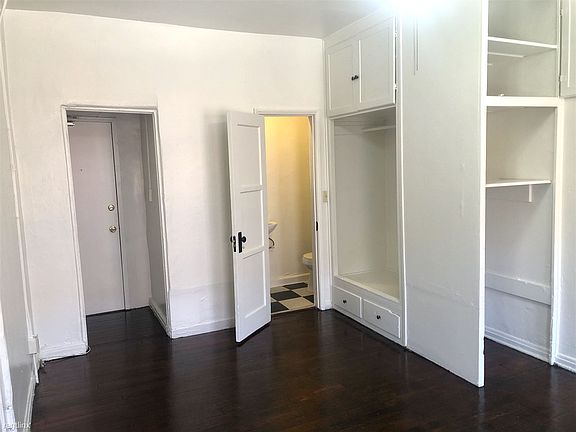 5th image of 746 S Normandie Ave