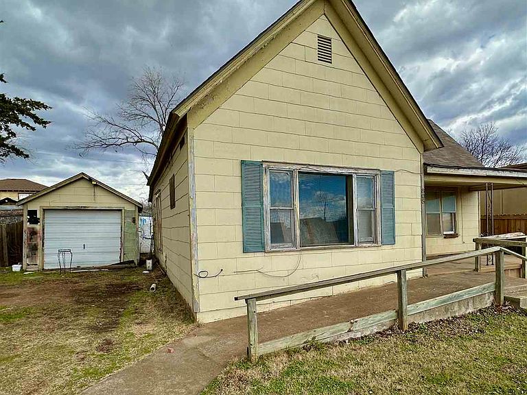 Listing photo 3
