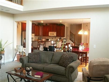 4th image of 10253 Pembroke Dr