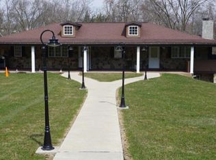 225 Herbst Rd APT 11, Coraopolis, PA 15108