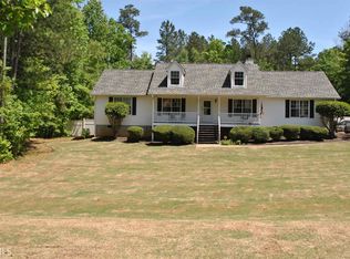 711 Grove Pointe Cir, Locust Grove, GA 30248