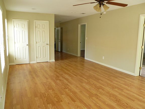 3rd image of 212 S Avenue M