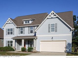 662 Heathrow Dr, Spring Lake, NC 28390