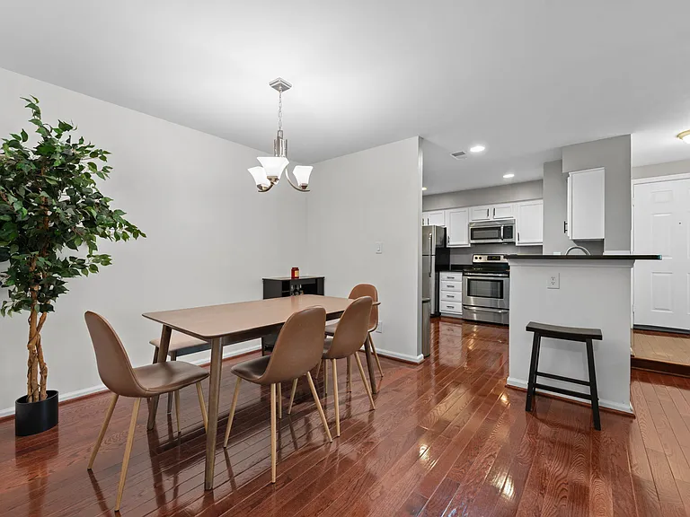 7501 Ashby Ln #J — Photo 6