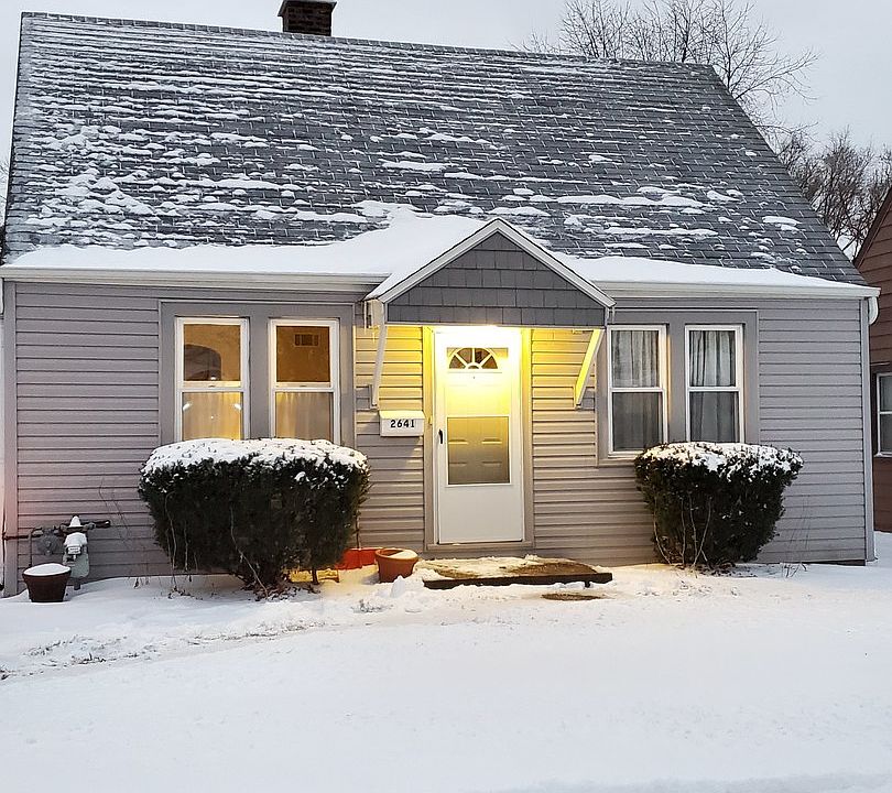 1st image of 2641 W 89th St