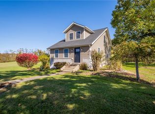 1050 Burgettstown Rd, Hickory, PA 15340