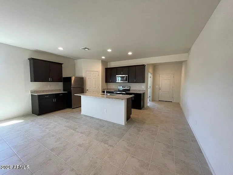 4819 S 109th Ave — Photo 5