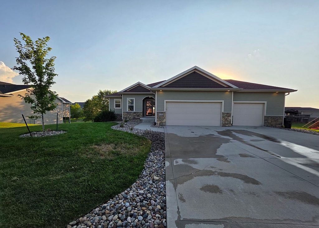 1105 Northview Ln - Property Image