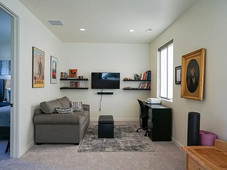 3242 N Rosalia Rd — Photo 18