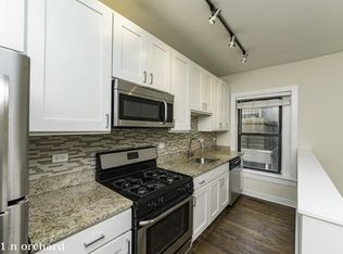 3161 N Orchard St #421, Chicago, IL 60657