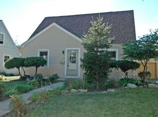 452 S Edison Ave, Elgin, IL 60123